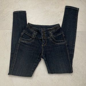 HIGH RISE JEANS